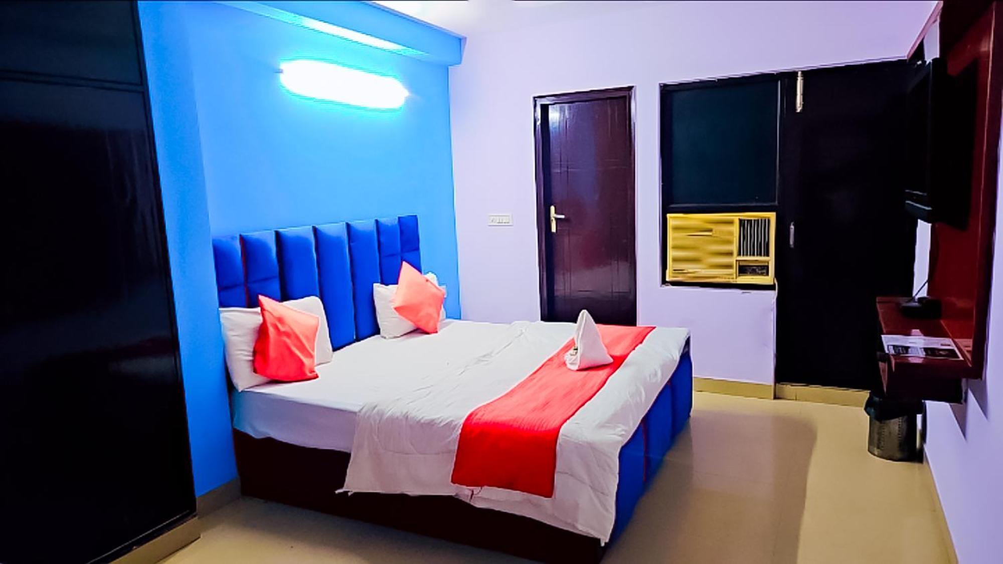 Happy Inn - Near Saket Metro Neu-Delhi Exterior foto