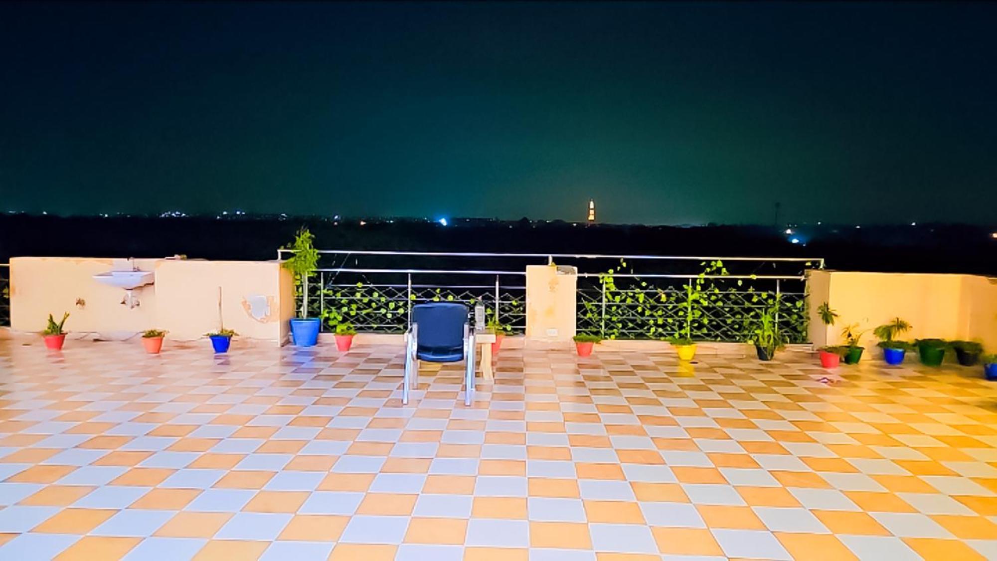 Happy Inn - Near Saket Metro Neu-Delhi Exterior foto